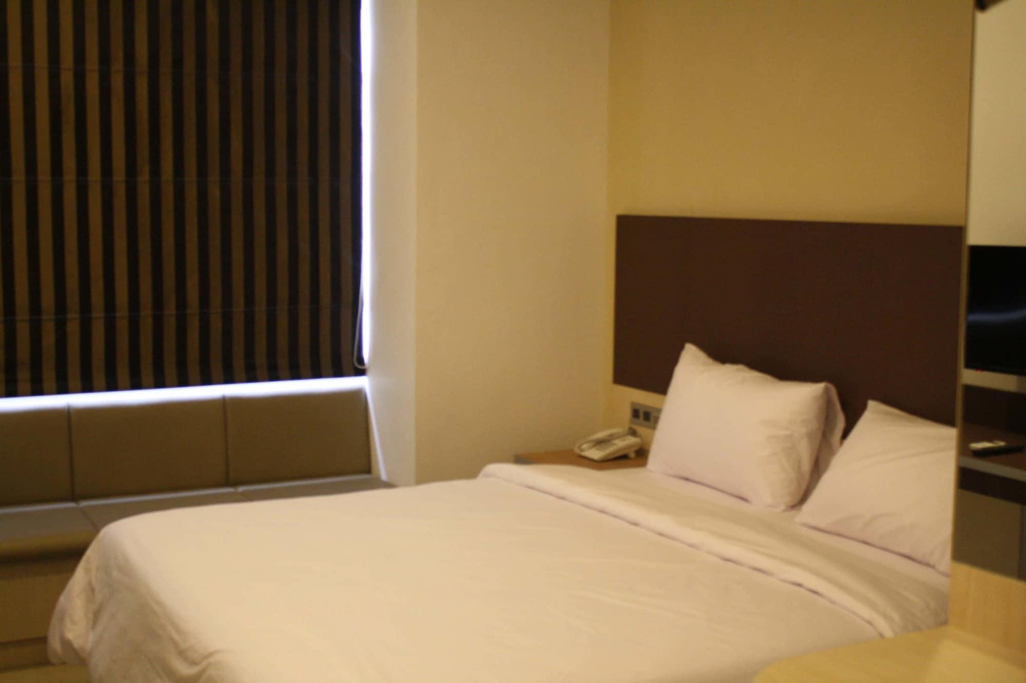 Sparks Odeon Sukabumi, Artotel Curated Extérieur photo