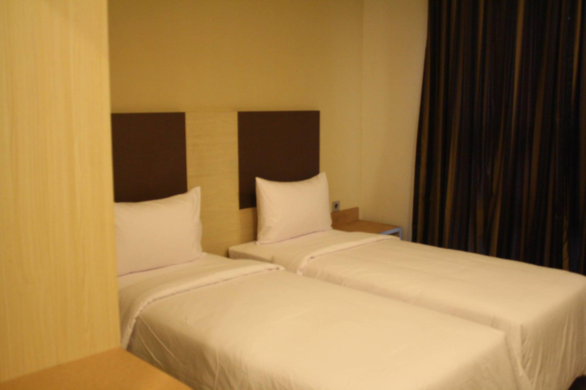 Sparks Odeon Sukabumi, Artotel Curated Extérieur photo