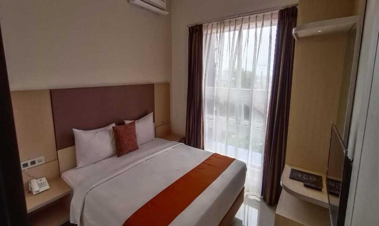 Sparks Odeon Sukabumi, Artotel Curated Extérieur photo