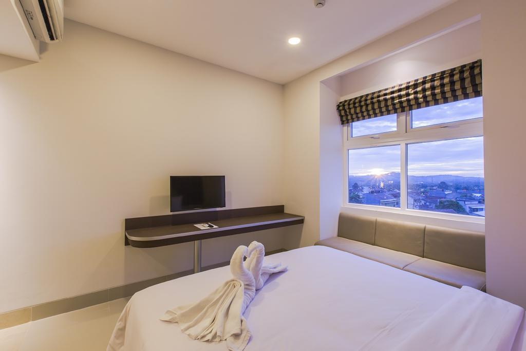 Sparks Odeon Sukabumi, Artotel Curated Extérieur photo
