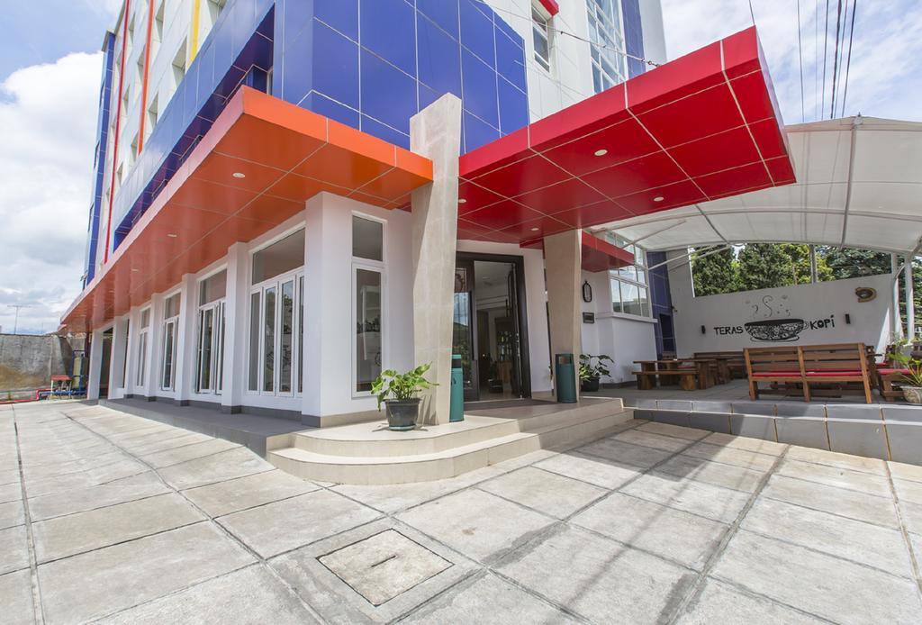 Sparks Odeon Sukabumi, Artotel Curated Extérieur photo